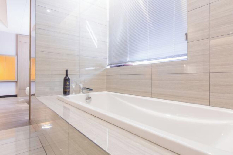 Bathroom 3, Huaxi Hongta Avenue High-speed Railway Station, Yuxi
