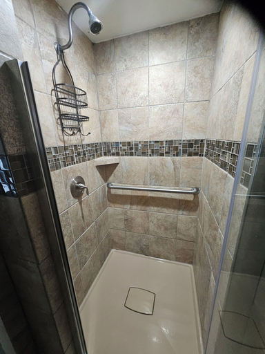 Bathroom 3, DuBois' Inn, Aroostook