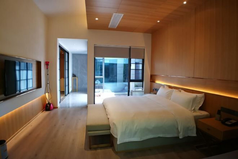 Bedroom 3, Zhaojun Champaign road Hotel, Yichang