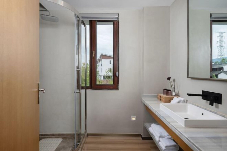 Bathroom 7