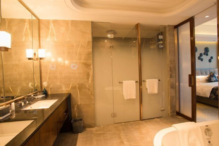 Bathroom 3, Phoenix Hotel, Wenshan Zhuang and Miao
