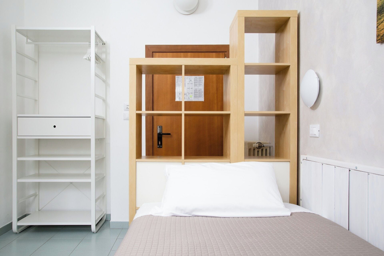 Bedroom 2, Columbia, Ravenna