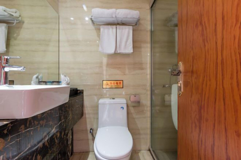 Bathroom 2, Xinfeng Yingbinguan, Ganzhou