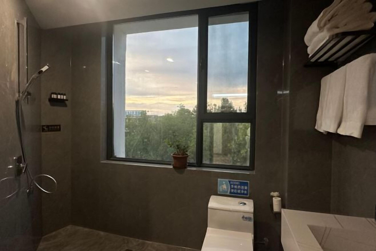 Bathroom 3, Shenhe Hotel, Altay