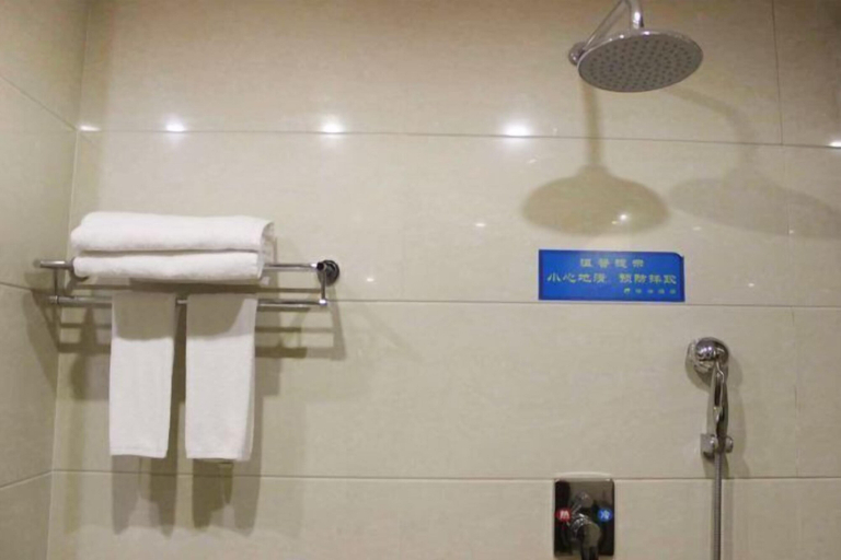 Bathroom 4, Kumho Hotel, Shaoguan
