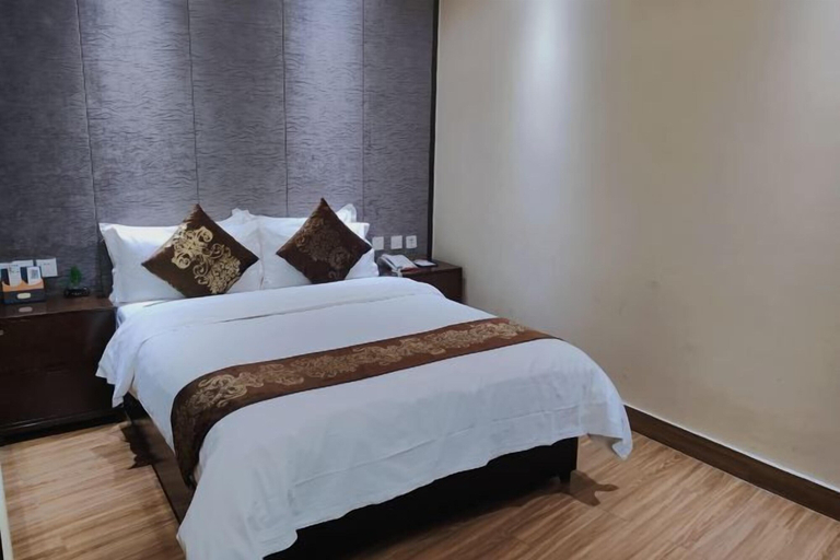 Bedroom 3, Chunguang Hotel, Guyuan