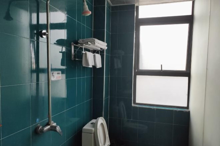 Bathroom 4, Liuzhou Yuexing Hotel, Liuzhou