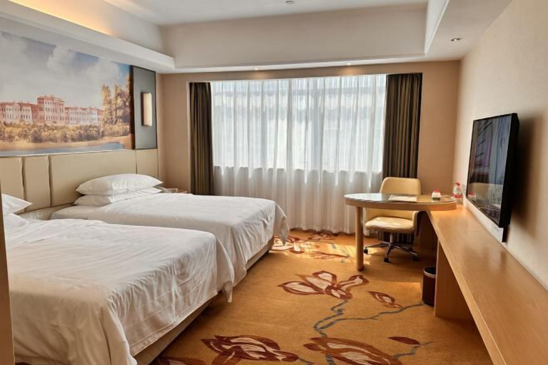 Bedroom 3, Vienna International Hotel (Bama), Hechi