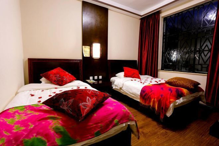 Bedroom 2, Wuming Inn, Dali Bai