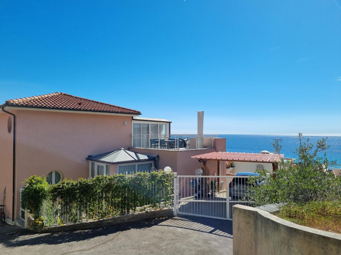 Others 5, Dernier etage d'une maison, Alpes-Maritimes