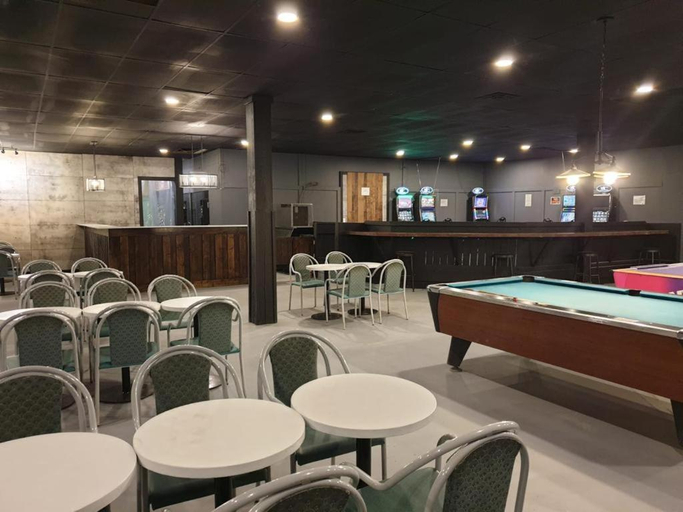 Others 4, New Frontier Hotel, Division No. 7