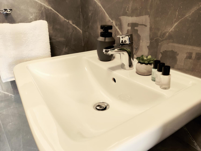 Bathroom 3, SouthShore Accommodation