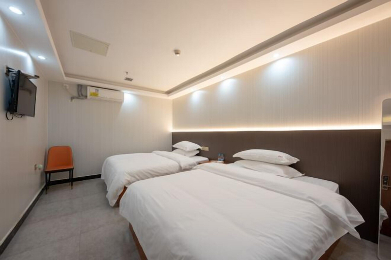 Bedroom 14
