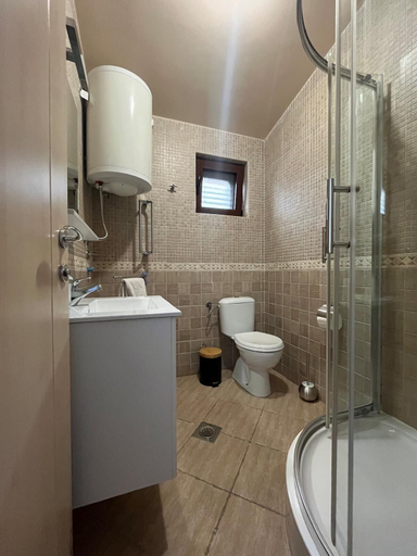 Bathroom 4, Bella di Mare apartments