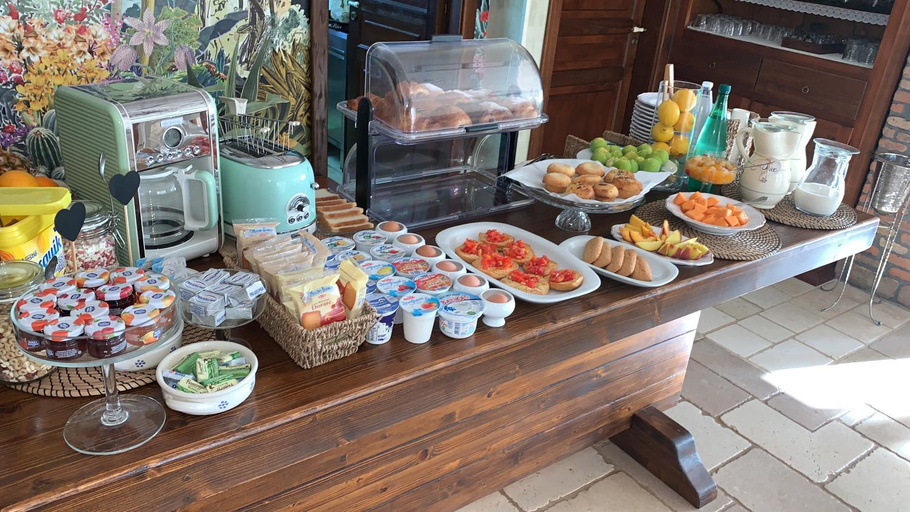 Food & Drinks