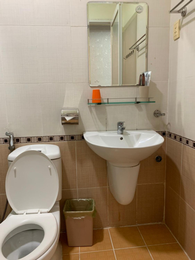 Bathroom 13