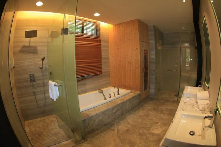 Bathroom 3, Yichun Jing'an · Changlv Qinlu Jiuling Hot Spring Hotel (Kuangzhong Garden), Yichun