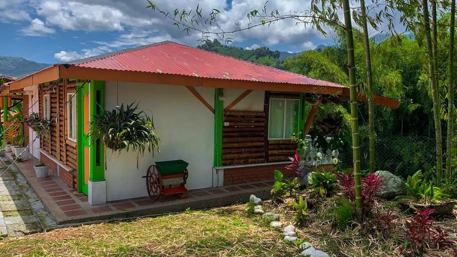 Others 3, Lake View Family Cabin, Pereira