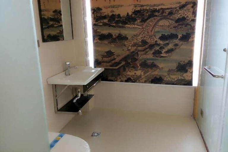 Bathroom 3, Laozheng Homestay, Guilin