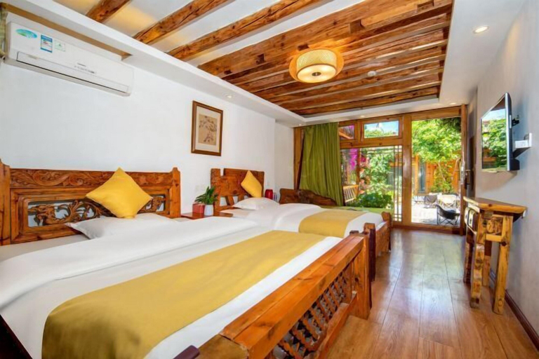 Bedroom 2, Yuhuai Renjia Inn, Lijiang