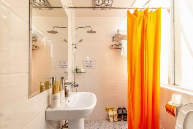 Bathroom 4, Qingyuan Guesthouse, Shanghai