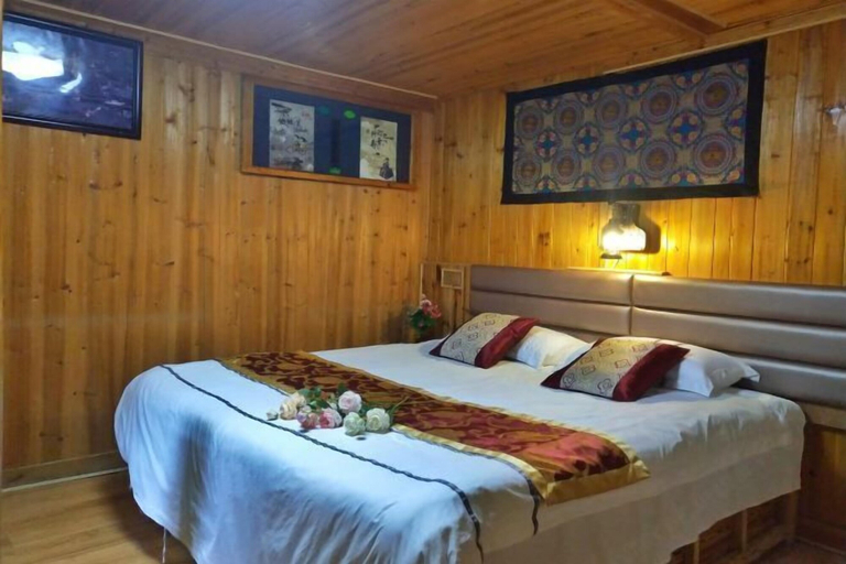 Bedroom 1, Bridge View Homestay, Liuzhou