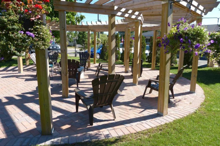 Others 4, Oasis by the Bay Vacation Suites, Lake Hurron