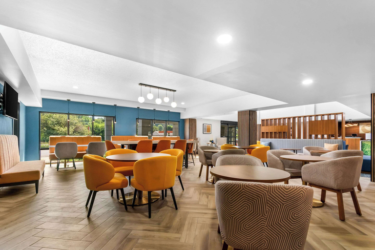 Food & Drinks 5, Comfort Inn & Suites York North, York