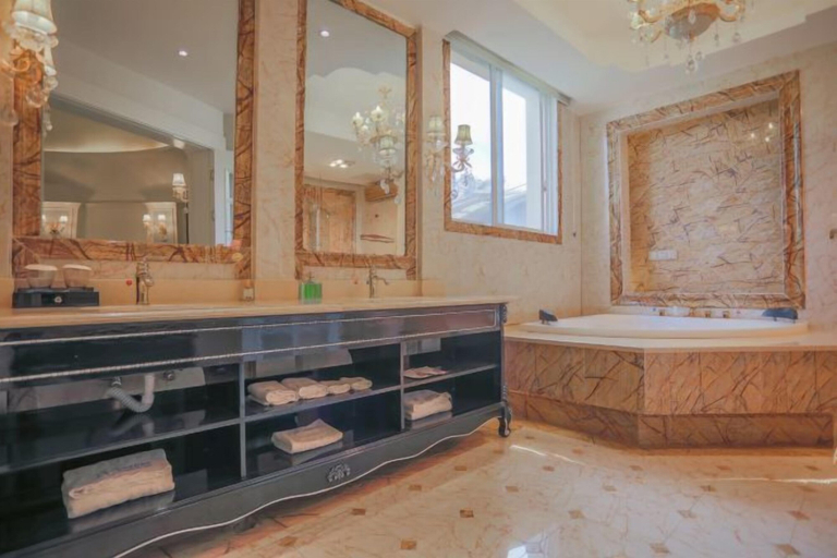Bathroom 3, Nanhu Garden Hotel, Guiyang