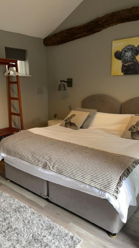 Bedroom 2, The British Queen, Cambridgeshire