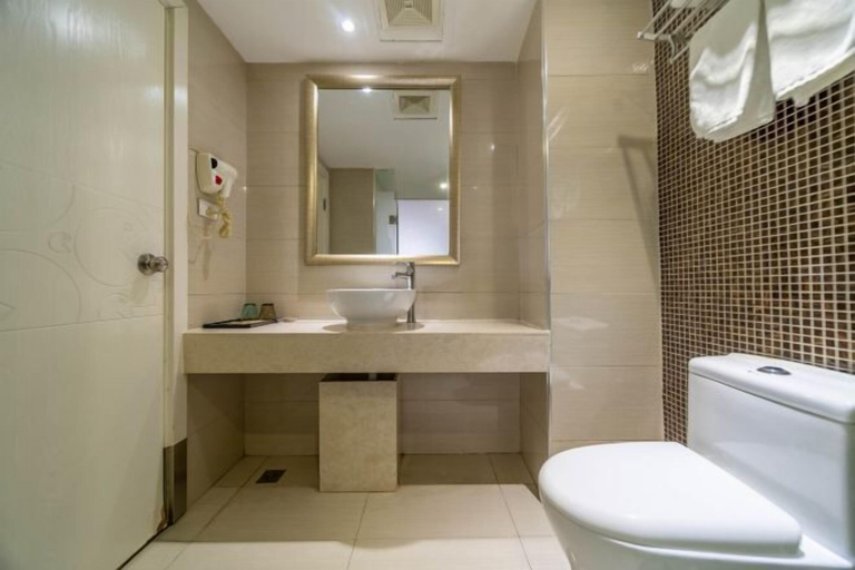Bathroom 5, Limei Hotel (Zhijiang Miaoshang Plaza), Yichang
