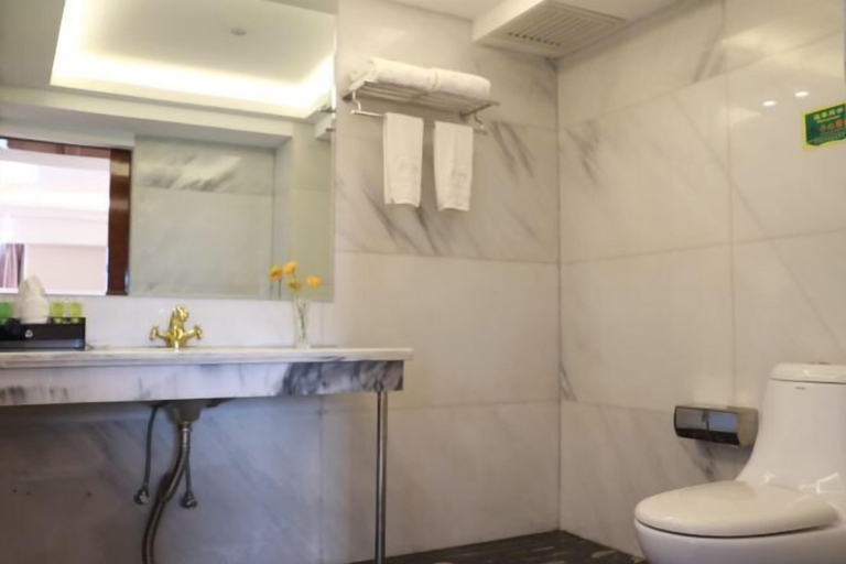 Bathroom 4, Xuanwei Meihuan Hotel, Qujing