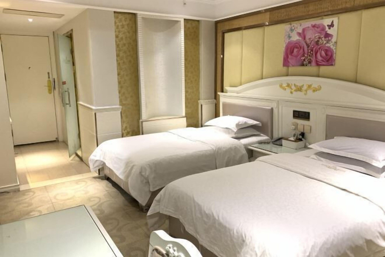 Bedroom 3, Moon Palace Hotel Huizhou, Huizhou