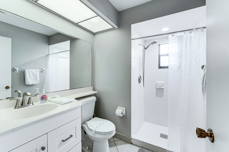 Bathroom 4, Sarasota Villa w/ Pool Access ~ 4 Mi to Beach!, Sarasota