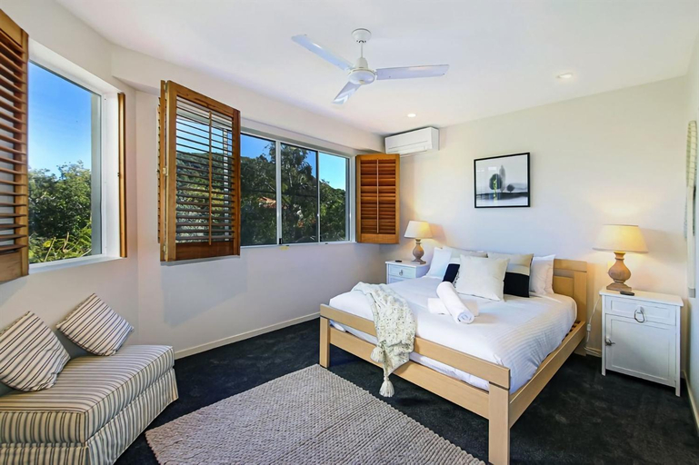 Bedroom 3, Luxury Lakeside Villa, Maroochy - Coastal North