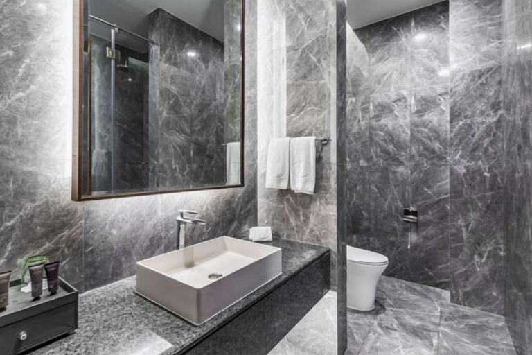 Bathroom 5, Dahua Jianguo Hotel, Zhangjiakou