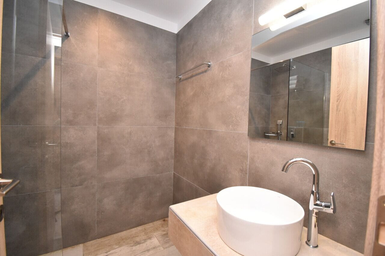 Bathroom 5, Olympion Melathron, Central Macedonia