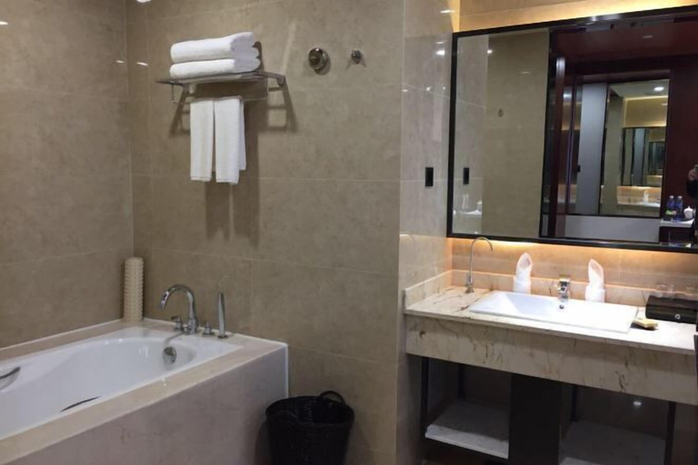 Bathroom 4, Taibai Mountain Wanguo Hotel, Baoji