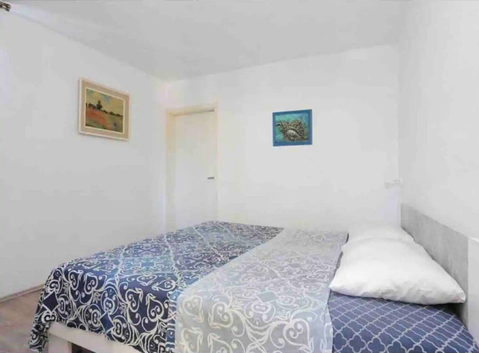 Bedroom 2, Seafront House Antonia, Marina