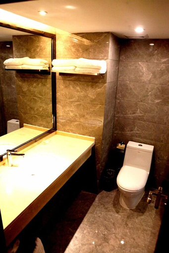 Bathroom, Bandao Lijing Hotel, Enshi Tujia and Miao