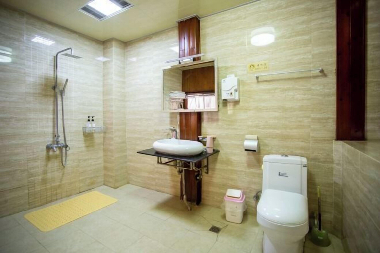 Bathroom 3, Suxi Inn, Lijiang