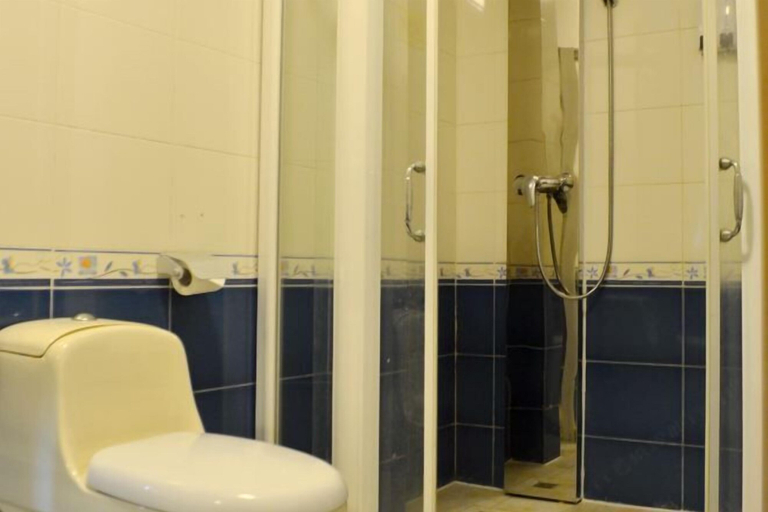 Bathroom, Peigen Yizutang Hotel, Huizhou