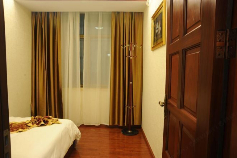 Bedroom 3, Baimei Zhubao Hot Spring Hotel, Dehong Dai and Jingpo