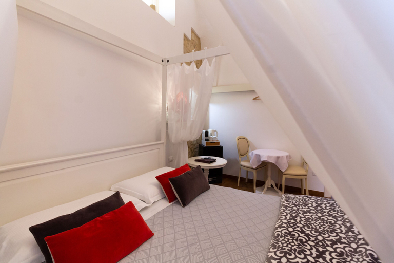 Bedroom 4, Le Nicchie luxury rooms, Lecce