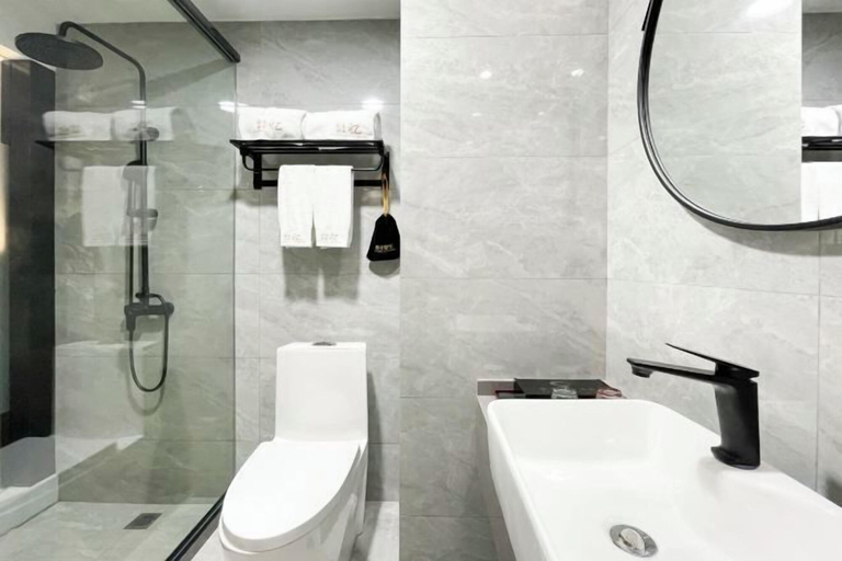 Bathroom 4, Qianzhou Yijia Hotel, Hangzhou