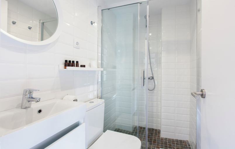 Bathroom 4, Aspasios Charming Flats, Barcelona