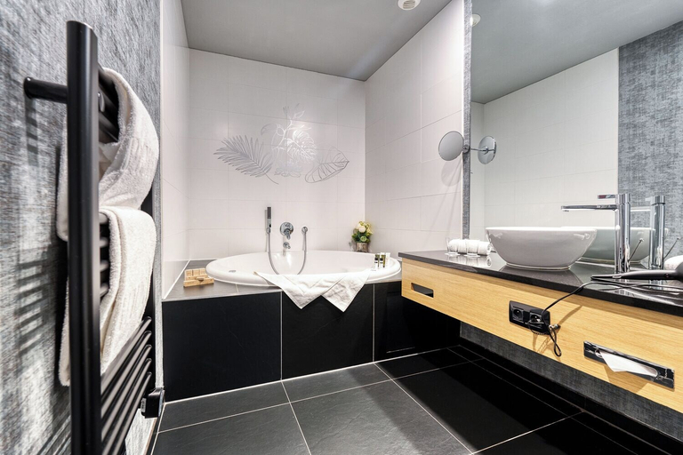 Bathroom 4, Hotel Verviers Van der Valk, Liège