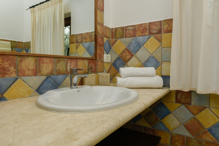 Bathroom 5, Agriturismo Guthiddai, Nuoro