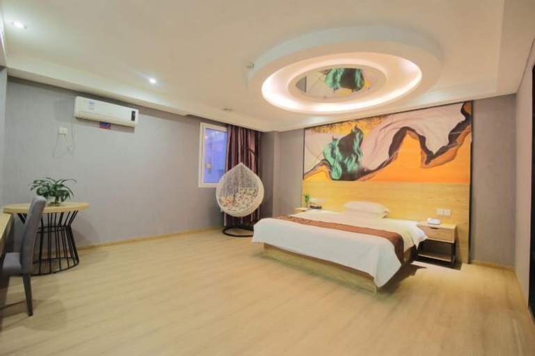 Lanli Lily Hotel (Xindacheng Times Square North Lake Park Store), Yangjiang