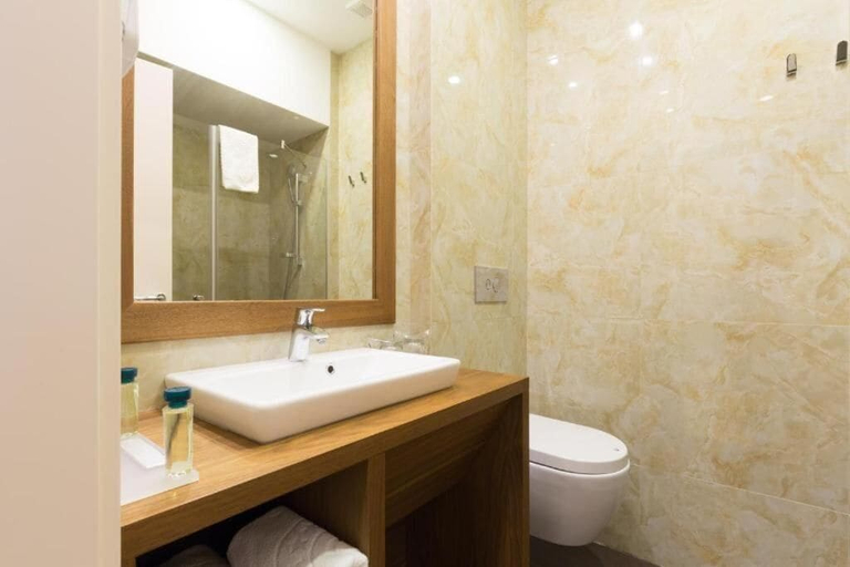 Bathroom 5, Hotel City Savoy, Belgrade